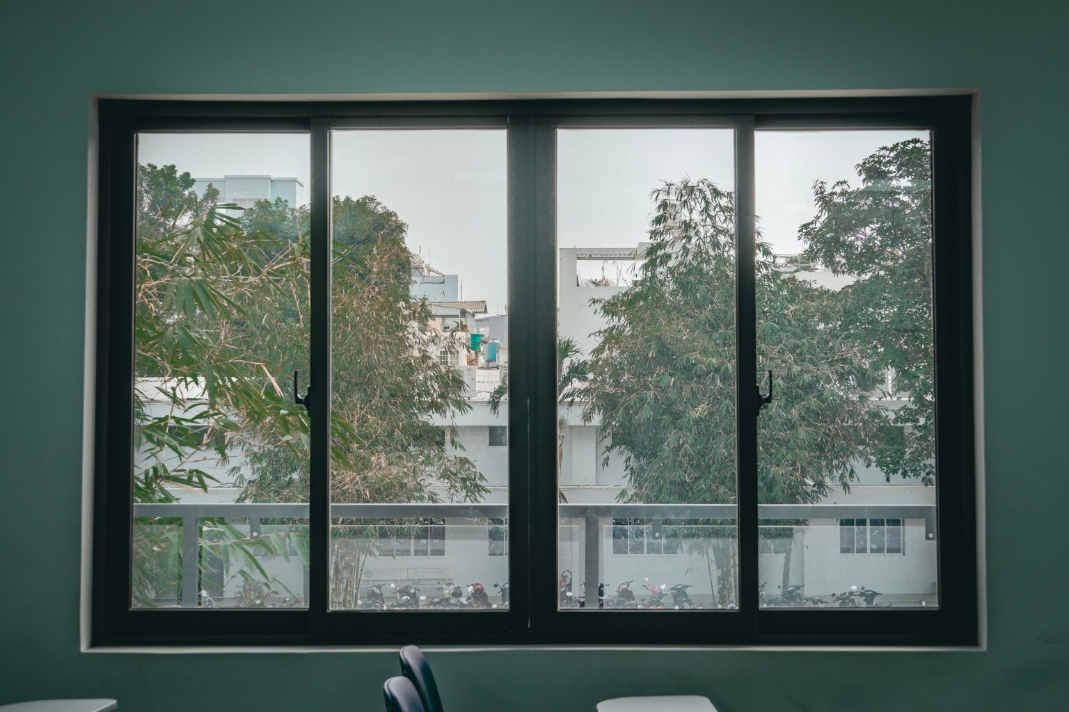 What to Consider When Choosing Aluminium Window Manufacturers for Your Home